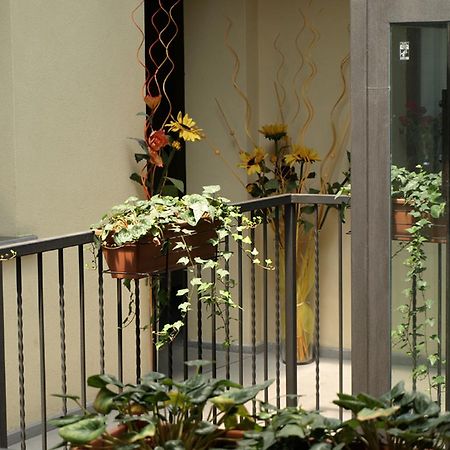Hotel Karol Монца Екстериор снимка