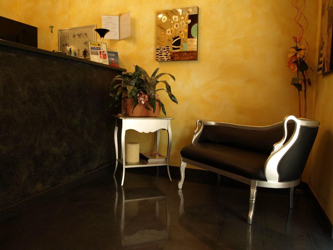Hotel Karol Монца Екстериор снимка