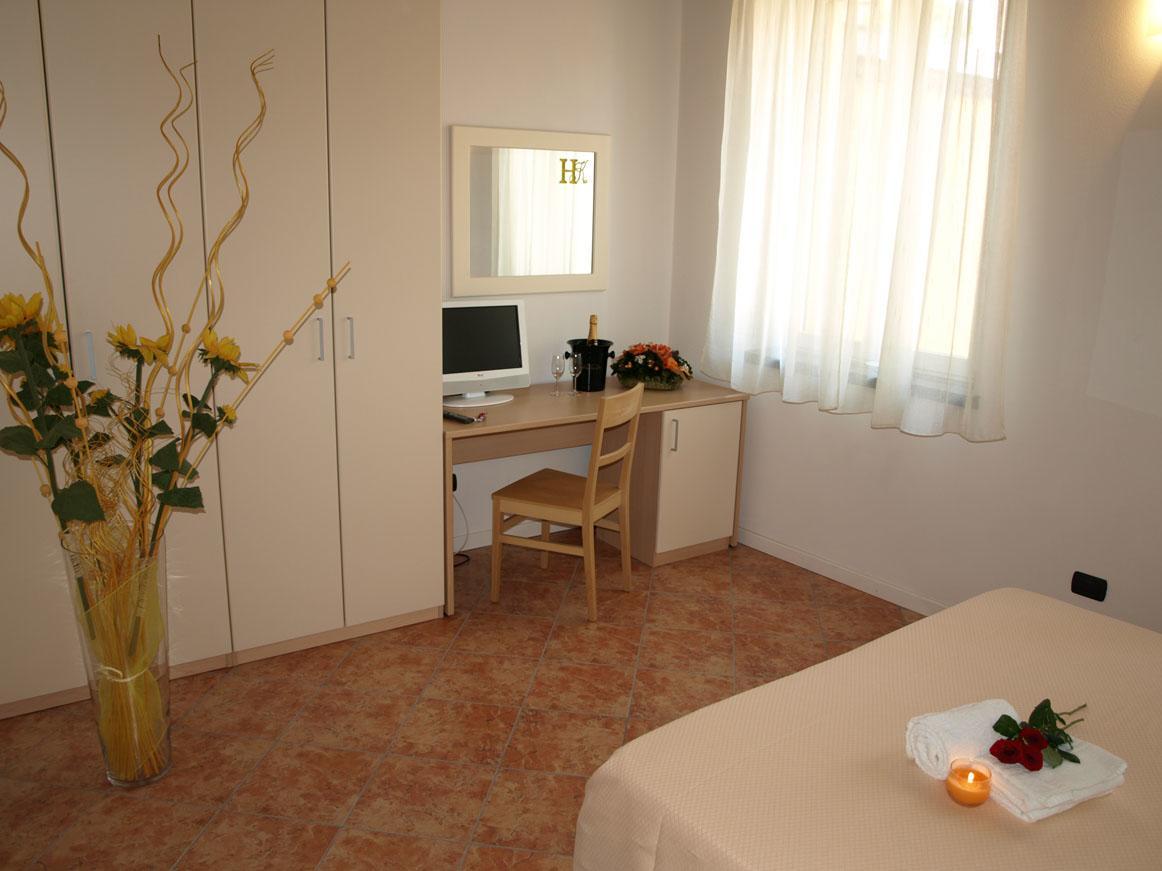 Hotel Karol Монца Екстериор снимка