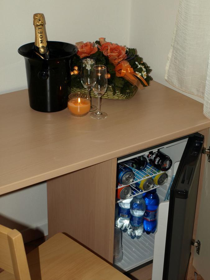 Hotel Karol Монца Екстериор снимка