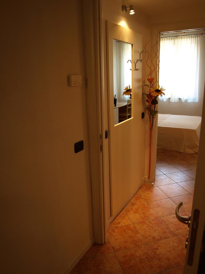 Hotel Karol Монца Екстериор снимка