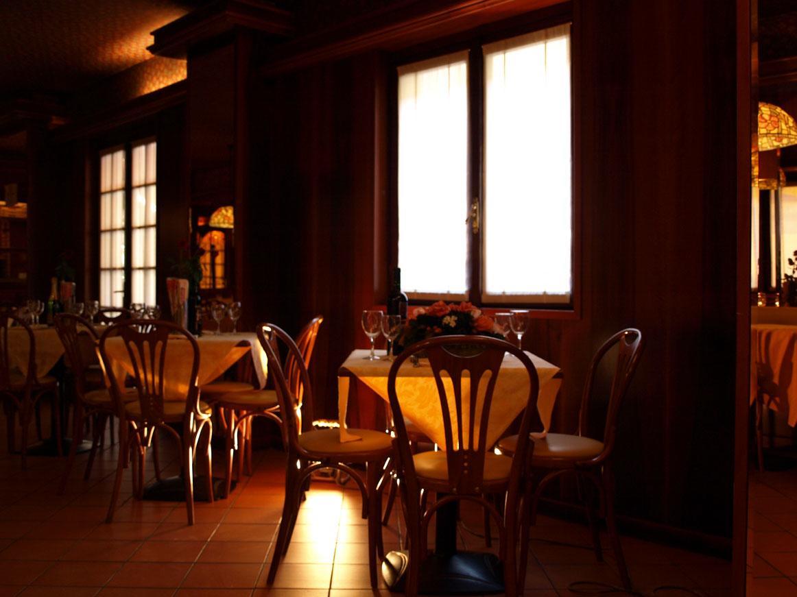 Hotel Karol Монца Екстериор снимка